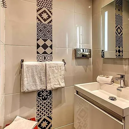 מלון Cit'hotel La 3*